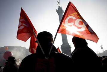 Στους δρόμους εκατομμύρια Γάλλοι στην πρώτη μεγάλη απεργία για την οικονομική κρίση