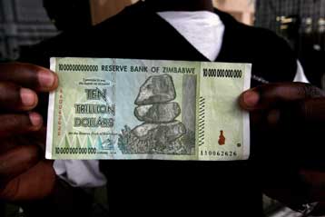 Συναλλαγές σε ξένα νομίσματα θα επιτρέπει η Ζιμπάμπουε λόγω υπερπληθωρισμού
