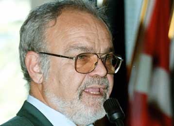 «Έφυγε» σε ηλικία 72 ετών ο εκδότης Βίκτωρ Παπαζήσης