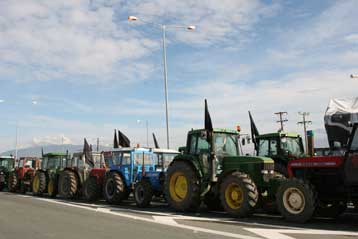 Αποσύρθηκαν τα περισσότερα μπλόκα των αγροτών