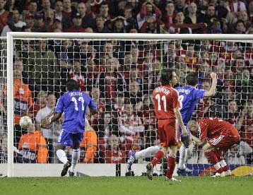 Mάχες στο Ανφιλντ και το Ολίμπικο, δράση στη Γερμανία