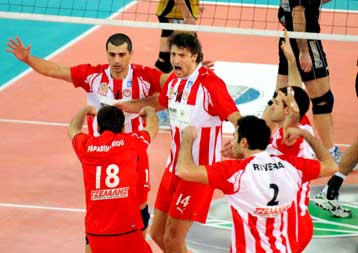 Ολυμπιακός και Παναθηναϊκός στον τελικό στη σκιά των επεισοδίων των οπαδών τους