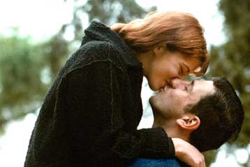 Τα χημικά μυστικά ενός παθιασμένου φιλιού