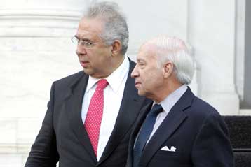 Αρχίζει ο νέος γύρος συνομιλιών Ελλάδας-ΠΓΔΜ για το θέμα της ονομασίας