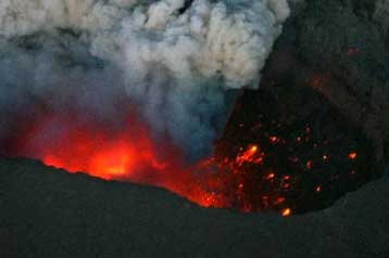 Σε επιφυλακή οι ιαπωνικές αρχές λόγω αναμενόμενης έκρηξης του ηφαιστείου Ασάμα