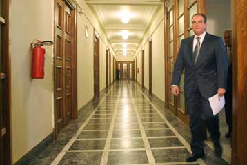 Σε ετοιμότητα τα κομματικά επιτελεία για το ενδεχόμενο πρόωρων εκλογών