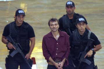 Τη συνδρομή της ΕΕ ζητά η Ιταλία για την έκδοση του Τσεζάρε Μπατίστι από τη Βραζιλία