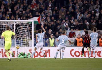 Η Τορίνο «κράτησε» την Ίντερ, στη δεύτερη θέση η Μίλαν