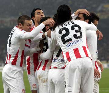 Η ΑΕΚ είχε το θέαμα και ο Ολυμπιακός το γκολ και τη… χάρη