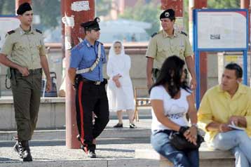 Έγκλημα από «ανία» στην Ιταλία, νεαροί πυρπόλησαν με βενζίνη Ινδό μετανάστη