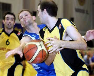 Η ώρα του «εμφυλίου» για Πανελλήνιο και Μαρούσι