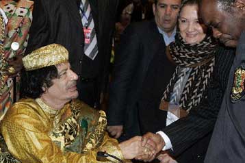 Ο Μοαμάρ Καντάφι εξελέγη πρόεδρος της Αφρικανικής Ένωσης