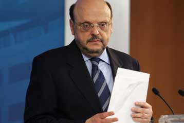 Στηρίζει η κυβέρνηση τις προτάσεις για επίσπευση εφαρμογής του νέου εκλογικού νόμου