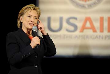 Τις πρώτες συναντήσεις με Ευρωπαίους ομολόγους της θα έχει η Χ.Κλίντον