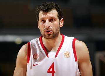 Παίζει ο Παπαλουκάς με την Ταού την Πέμπτη