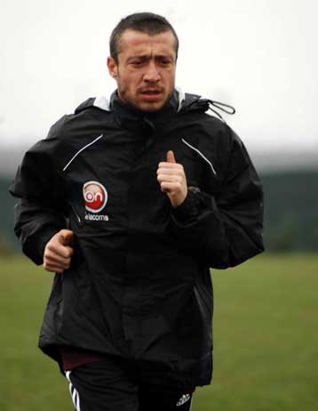 Ο Μετίν επέστρεψε στη Λάρισα και δήλωσε έτοιμος να προσφέρει