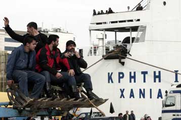 Παναγροτικό συλλαλητήριο στο Ηράκλειο, ενώ ο Σ.Χατζηγάκης έχει τετ-α-τετ με Μπόελ