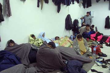 Για παραβίαση των ανθρωπίνων δικαιωμάτων των προσφύγων εγκαλείται η Ελλάδα