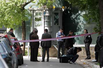 Πυροβολισμοί με έναν τραυματία έξω από την κατοικία του Αμερικανού πρέσβη