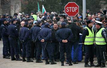 Μπλοκαρισμένη από αγρότες η οδική σύνδεση Σερρών-Βουλγαρίας