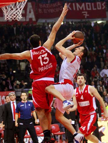 Γύρισε το ματς ο Ολυμπιακός και νίκησε 73-30 την Ταού