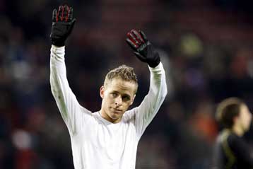 Τα «μωρά» της Αϊντχόφεν συνέτριψαν τη Ντεν Χάαγκ