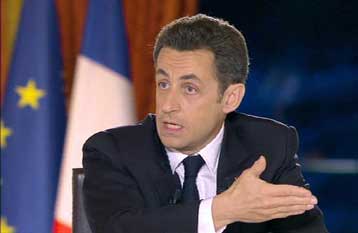 Φοροελαφρύνσεις και νέα κοινωνικά μέτρα υποσχέθηκε ο Σαρκοζί