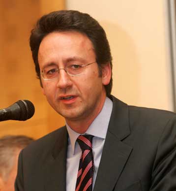 Ραντεβού Πιλάβιου με τον Μισέλ Πλατινί και τον Σεπ Μπλάτερ