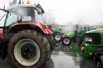 Αποχώρησαν οι αγρότες των Σερρών από το μπλόκο του Προμαχώνα