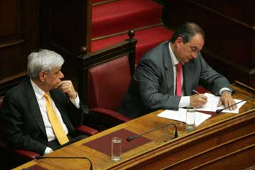 Εμμένει στην πρότασή του για τον εκλογικό νόμο ο Πρ.Παυλόπουλος