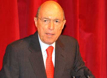 «Καμπανάκι» για την οικονομία και το δανεισμό από τον Κ.Σημίτη