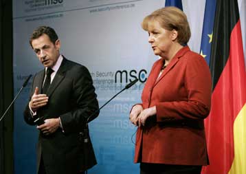 Κοινή πρωτοβουλία για την αντιμετώπιση της κρίσης ανακοίνωσαν Μέρκελ και Σαρκοζί