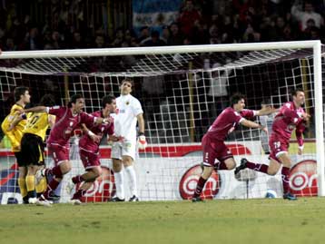 Πίστη και… βαθμολογική ανάγκη στην Λάρισα για νίκη επί της ΑΕΚ