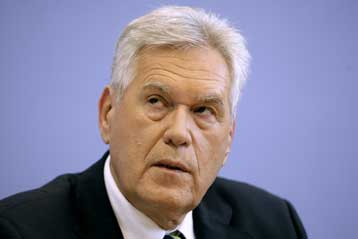 Μη αποδεκτή η υποβληθείσα παραίτηση του Γερμανού υπουργού Οικονομικών Μίκαελ Γκλος