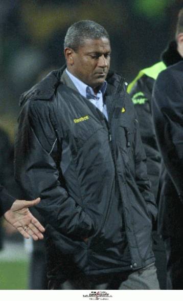 Στη ψυχολογία θα δουλέψει ο Μαζίνιο, περί κοροϊδίας από τον διαιτητή μίλησε ο Μάκος