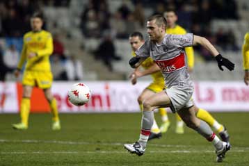 Πάνω από την επικίνδυνη ζώνη η Σεντ Ετιέν, πλησιάζει την κορυφή η Παρί Σεν Ζερμέν