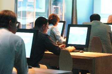 Με το φόβο της απόλυσης εργάζονται οι περισσότεροι Έλληνες, σύμφωνα με έρευνα