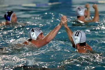 Ανατροπή και πρόκριση στα ημιτελικά του LEN Trophy για τον Πανιώνιο