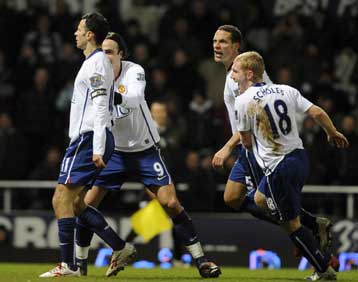 Ξανά στην κορυφή η Μάντσεστερ, ρεκόρ από τον Φαν ντερ Σάαρ