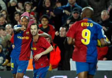 Ακάθεκτη προς τον τίτλο η Μπαρτσελόνα, αναθάρρησε η Ατλέτικο Μαδρίτης