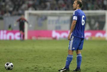 Χάρισα 2,5 εκατ. ευρώ στην ΑΕΚ, δήλωσε ο Μπασινάς