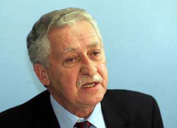 Ανοιχτή τη συζήτηση για συνεργασία με τον ΣΥΡΙΖΑ κρατά το ΠΑΣΟΚ