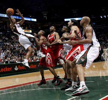 Τρίτη συνεχόμενη νίκη για τους Σίξερς, πέρασαν και από τη Φιλαδέλφεια