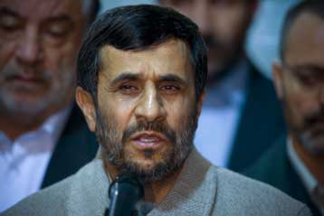 «Ναι» στο διάλογο επί ίσοις όροις με τις ΗΠΑ δηλώνει ο Αχμαντινετζάντ