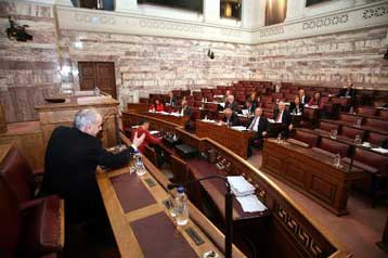 Εν μέσω διαξιφισμών η συζήτηση για τη συλλογική σύμβαση εργασίας των γιατρών