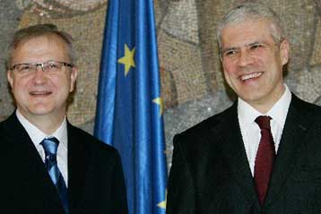 Στη Σερβία ο Όλι Ρεν με ενθάρρυνση για το ευρωπαϊκό μέλλον