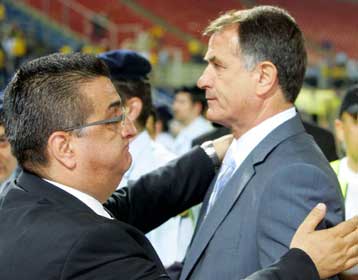 Δυσαρέσκεια και ειρωνικά σχόλια από τον Αρη που ετοιμάζεται για Ολυμπιακό