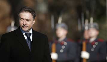 Προβάδισμα του υποψήφιου του κόμματος του Γκρούεφσκι εν όψει των προεδρικών εκλογών