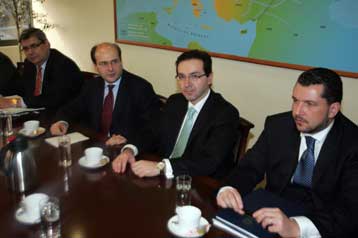 Θέματα προστασίας καταναλωτών στη συνάντηση Χατζηδάκη με το προεδρείο της ΕΕΤ