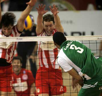 Το μειονέκτημα του ΠΑΟ αποκάλυψε ο Λεώνης, ελπίζουν στην ανατροπή οι Πειραιώτες